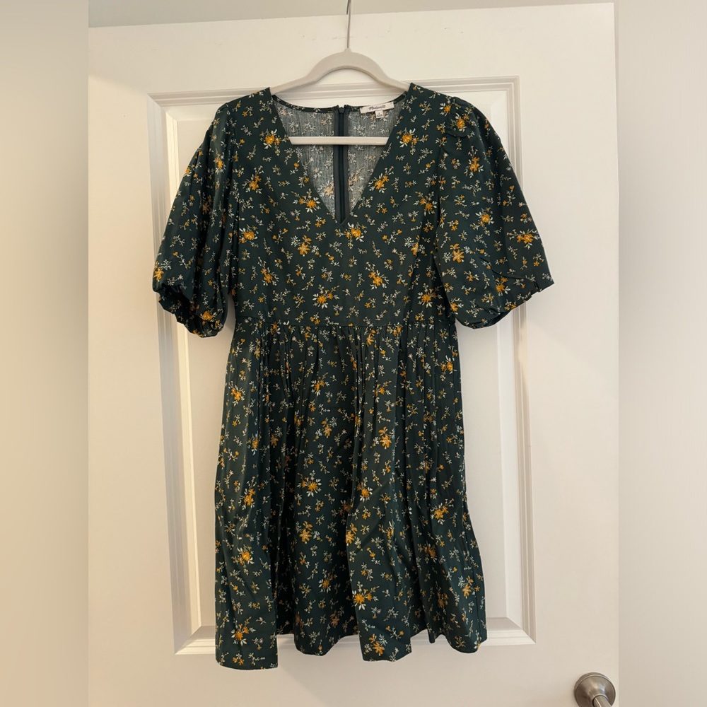 Madewell forest green with design puff sleeve dress